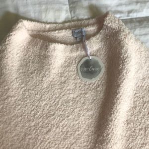 Vie Luxe Pink pullover poncho sweater 💗